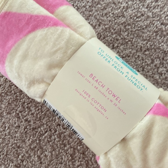 Fun boy beach towel. - Picture 8 of 9